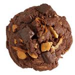 Шоколадное печенье с орехами и кусочками шоколада
