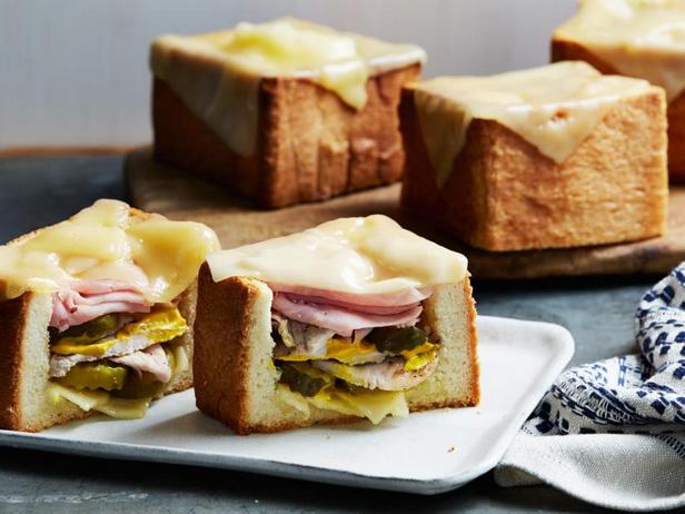 Фото Кубинский сэндвич в хлебной чаше