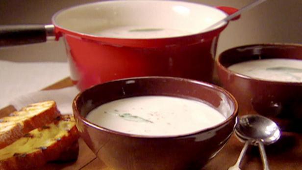 Фото Тосканский суп из белой фасоли с чесноком