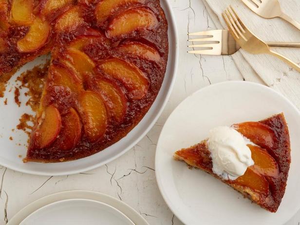 Как приготовить - Пирог-перевёртыш с персиками, пеканом и бурбоном