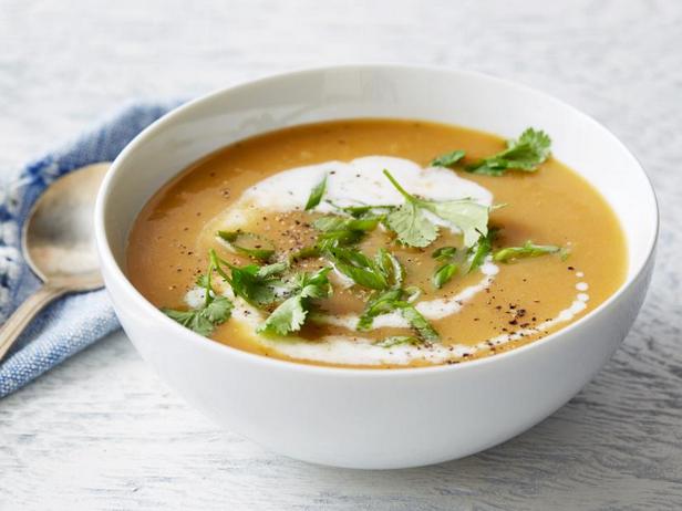 Фото Тыквенный крем-суп с луком-шалотом и кокосовым молоком