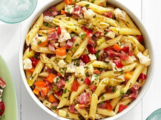 Как приготовить - Салат из макарон с итальянскими закусками