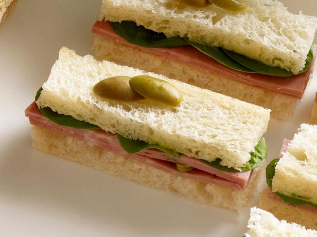 Как приготовить - Чайные сэндвичи с мортаделлой и водяным крессом