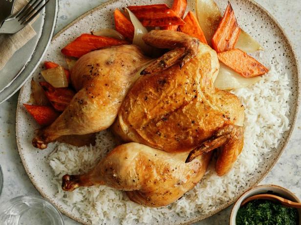 Как приготовить - Курица в духовке с рисом и зелёной сальсой