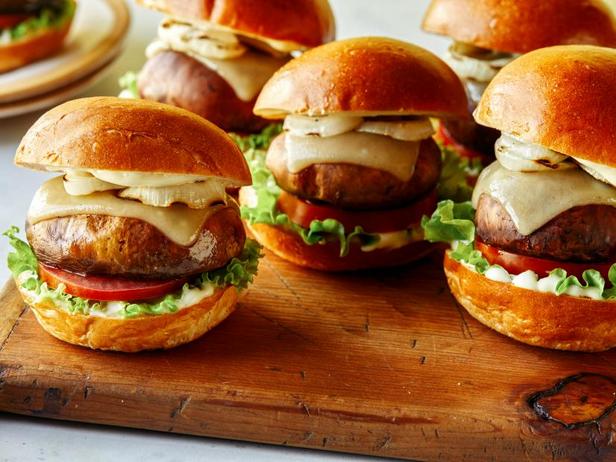 Как приготовить - Слайдер-сэндвичи с жареными на гриле грибами в стиле бистро