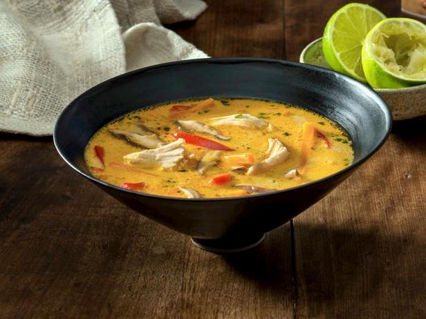Как приготовить - Куриный суп с овощами по-тайски