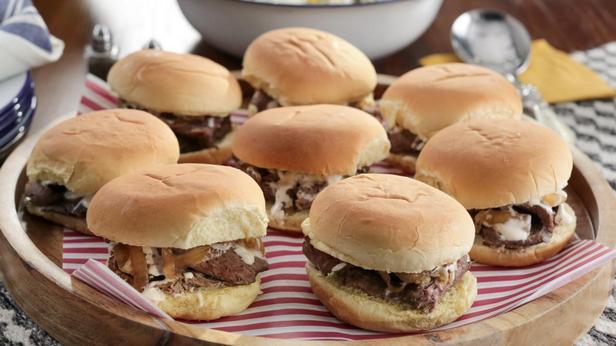 Как приготовить - Слайдер-сэндвичи с говяжьей грудинкой и белым соусом барбекю
