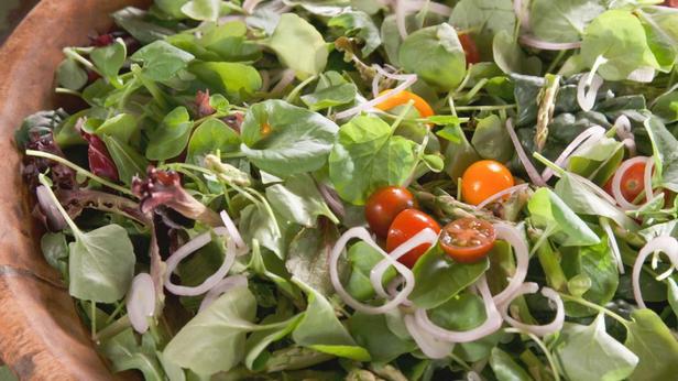 Как приготовить - Весенний салат в заправке ранч