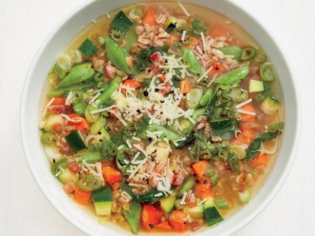 Как приготовить - Весенний овощной суп с полбой