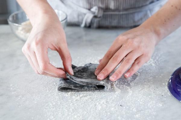 Как приготовить - Тесто для пасты с чернилами каракатицы