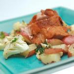 Фаршированная куриная грудка в соусе карри с печёным картофелем и цветной капустой