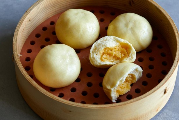 Най-вонг-бао: паровые булочки с заварным кремом
