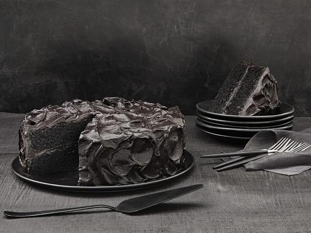 Чёрный шоколадный торт для Хэллоуина