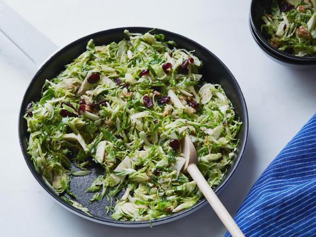 Как приготовить - Тёплый салат из брюссельской капусты