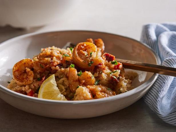 Как приготовить - Рис с чесночными креветками и колбасой чоризо в рисоварке