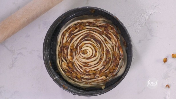 Сдобный пирог витушка с яблочно-коричной начинкой