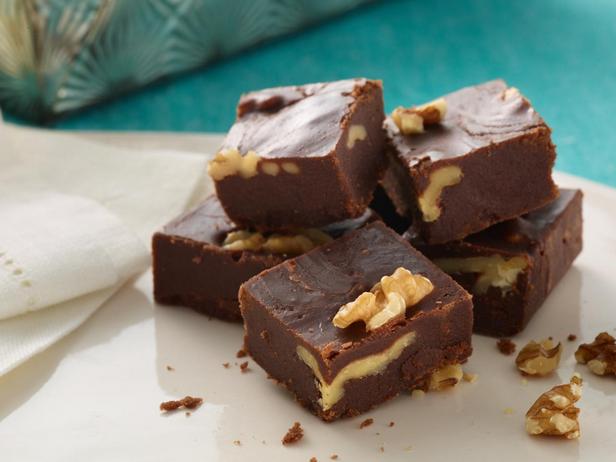 Как приготовить - Домашние конфеты из сгущёнки и шоколада с грецкими орехами