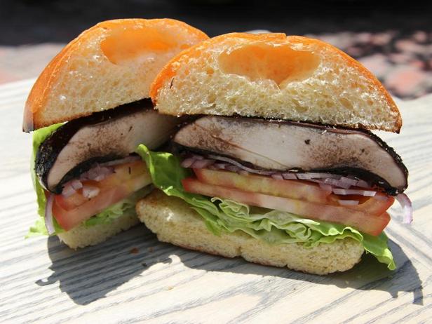 Как приготовить - Сэндвичи с жареными грибами на гриле