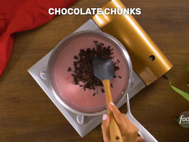 Домашнее мятное мороженое с шоколадной крошкой