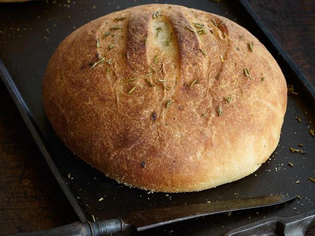 Как приготовить - Картофельный хлеб с розмарином и чесноком