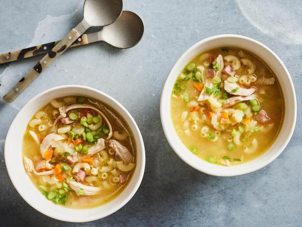 Как приготовить - Сливочный суп с курицей и макаронами