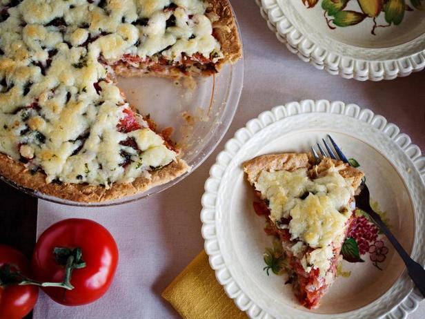 Как приготовить - Открытый пирог с помидорами и сыром